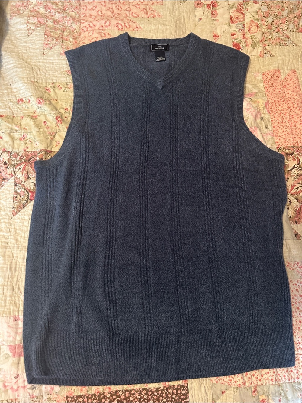 Dockers Men's Navy V-Neck Cable Knit Sweater Vest